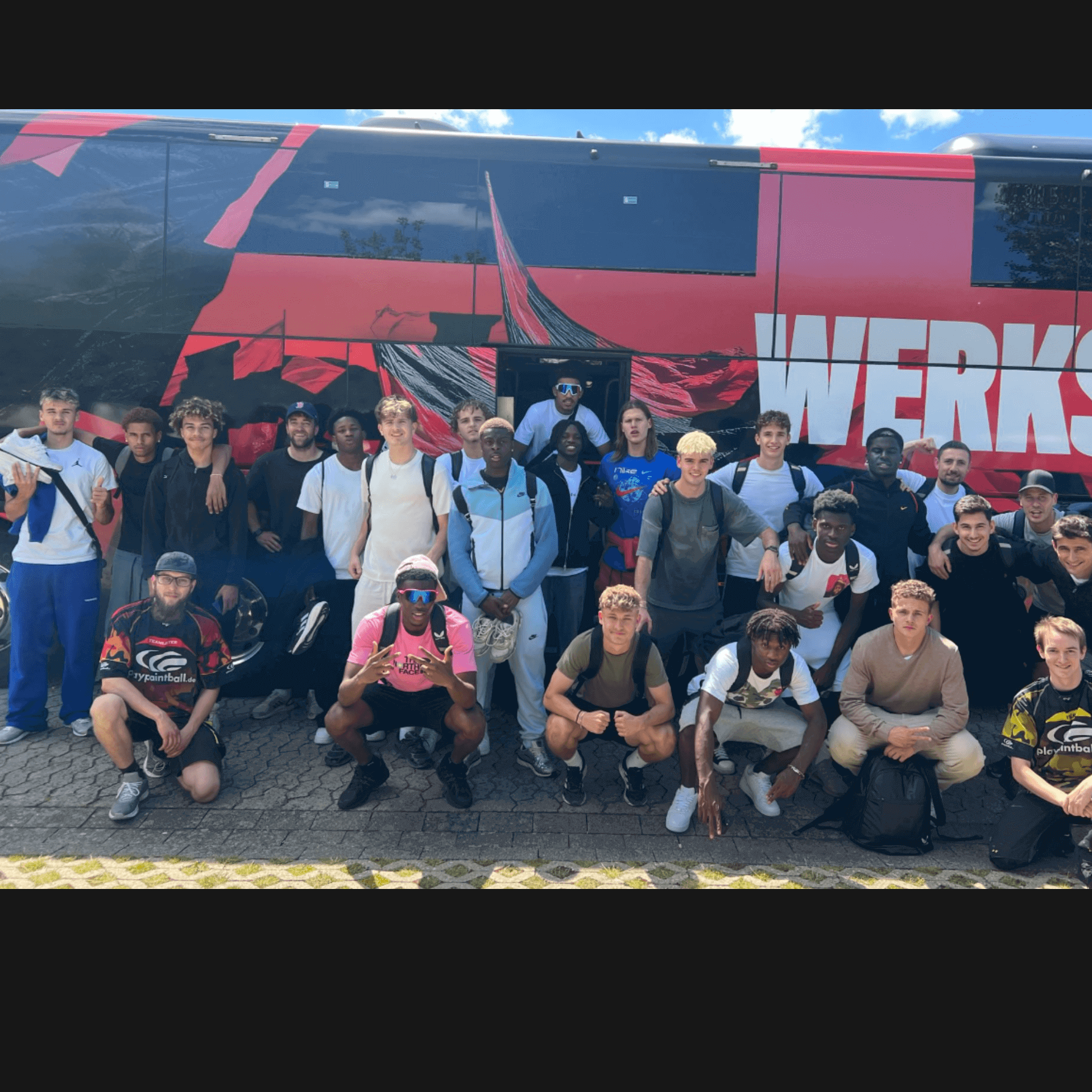 Die A-Jugend von Bayer Leverkusen spielt Paintball